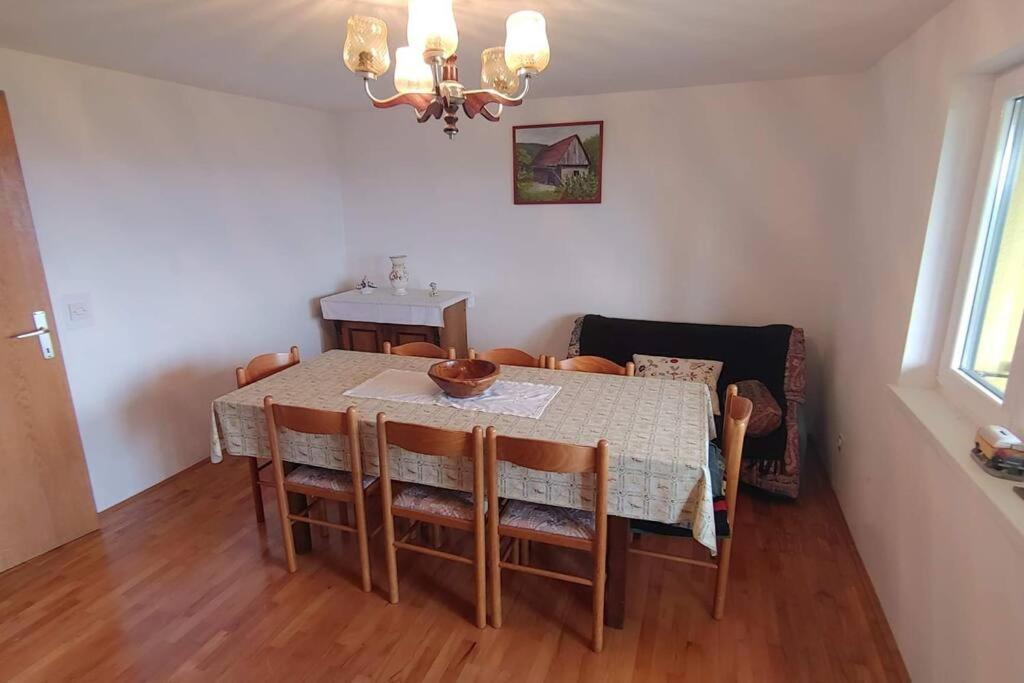 Vikend Hisa Vrhe Βίλα Senovo Εξωτερικό φωτογραφία